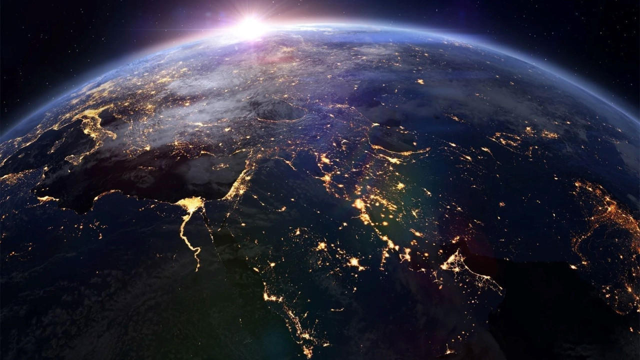 dunyanin artik bir yeni yari ayi daha var Uj4rVXKZ