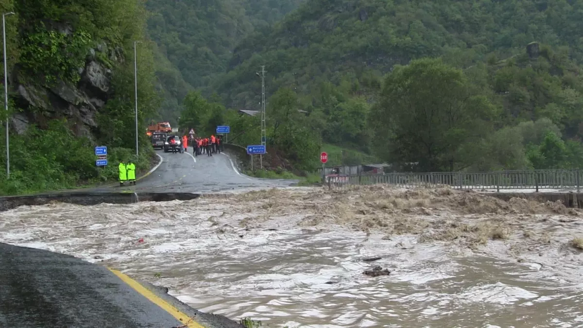 rizede sel oncesi erken tahliye hayat kurtardi EMg3kviJ