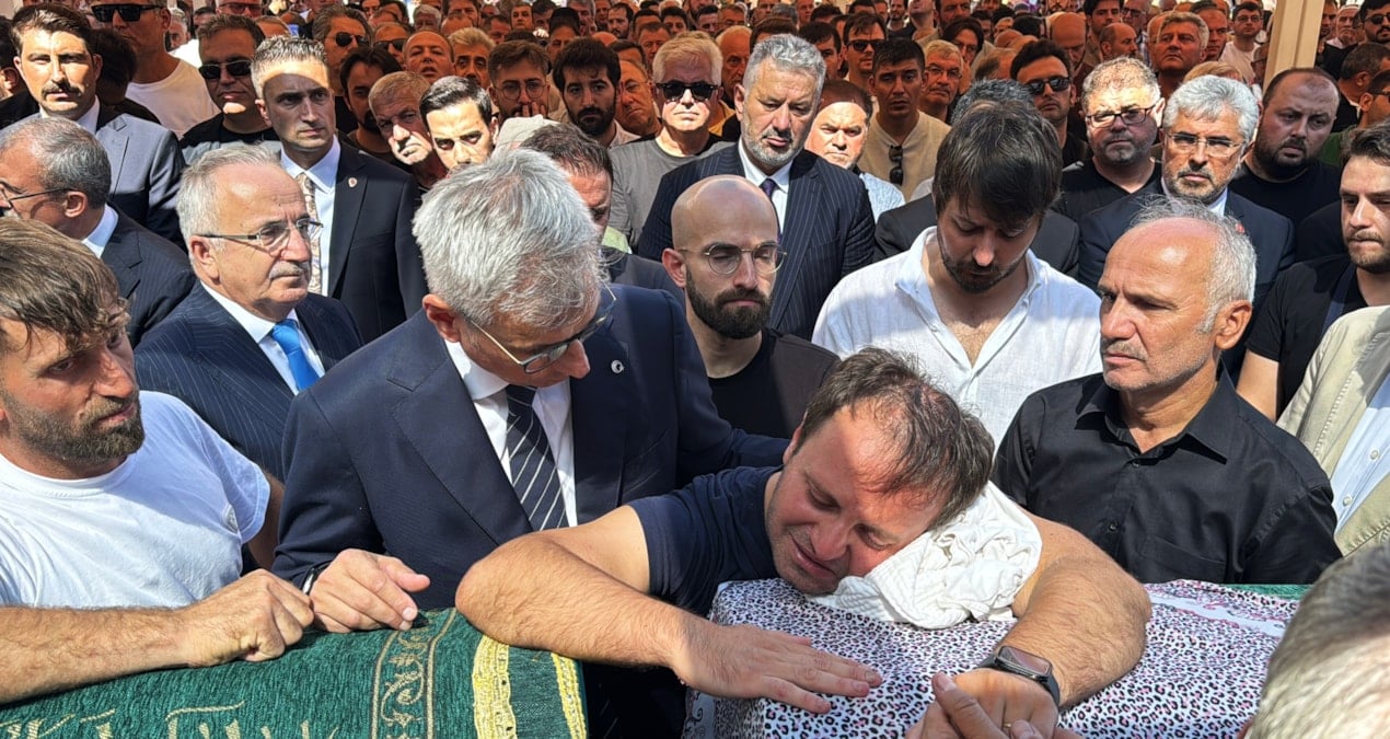 surpriz gorgu tanigi katil doktorun foyasini meydana cikardi oturup ogluyla esinin olumunu izledi SuOcMyNJ