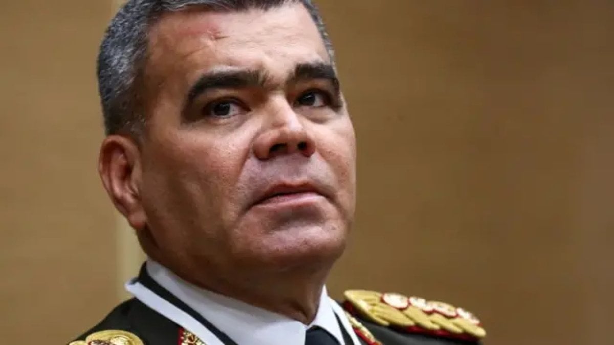 venezuela ordusu karayip denizinde askeri tatbikat duzenleyecek AO8AX89I