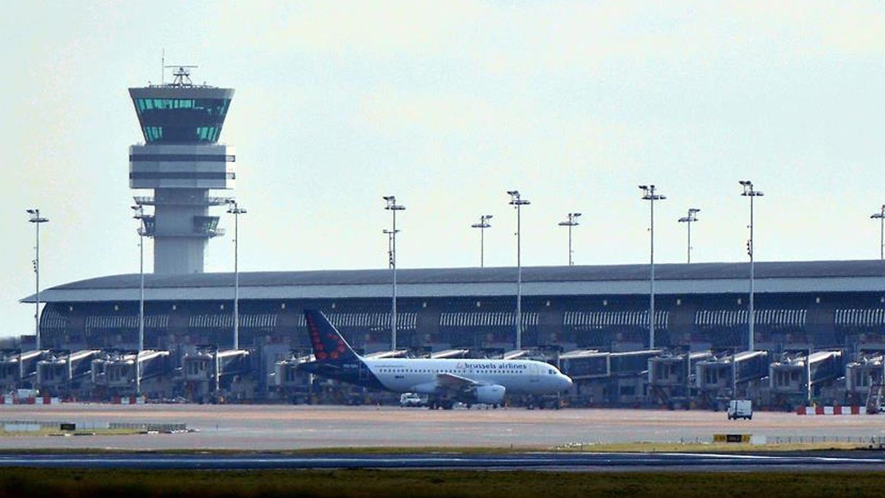 brukselde iha alarmi havaalani ucus trafigine kapatildi MZm6qGPz.jpg