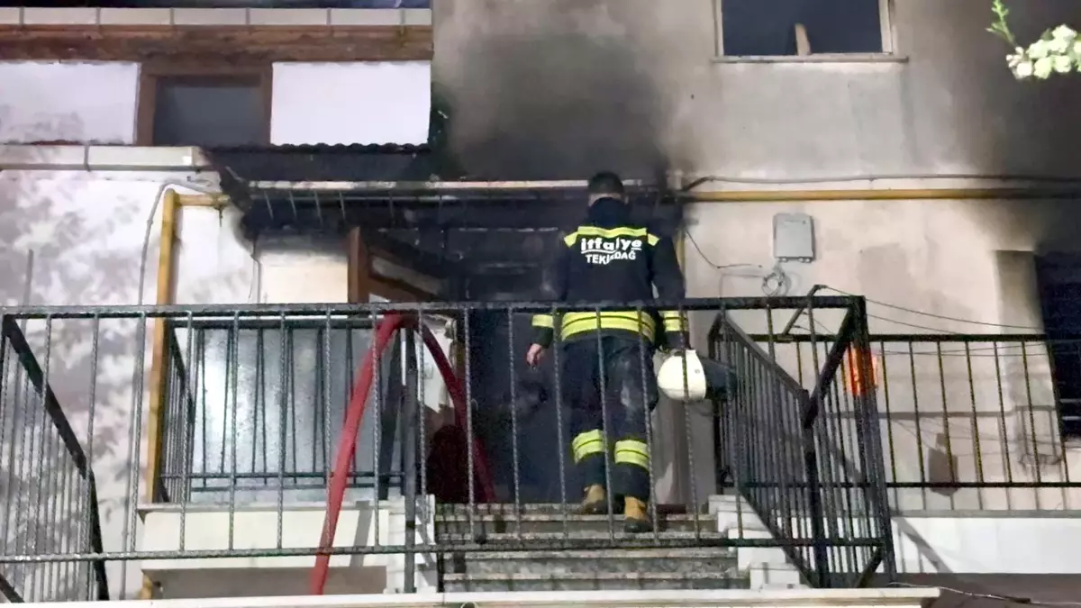 Çorlu’da Site İçi Yangın: 2. ve 3. Kat Kullanılamaz Hale Geldi