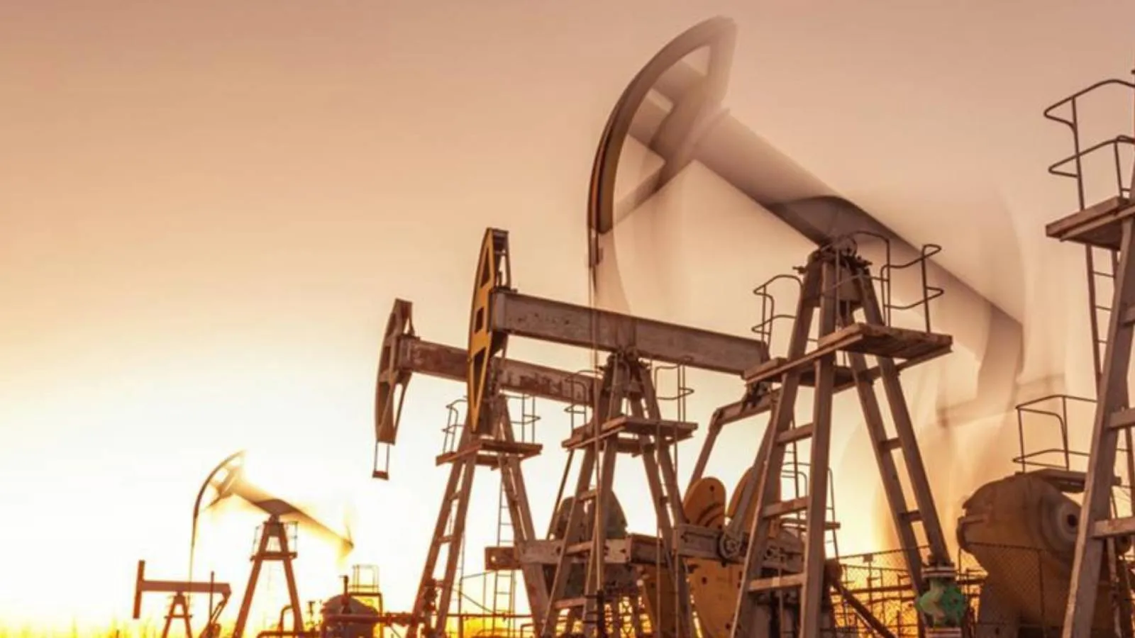 Brent petrol 85 doları aştı Uzmanlardan 100 dolar uyarısı Img