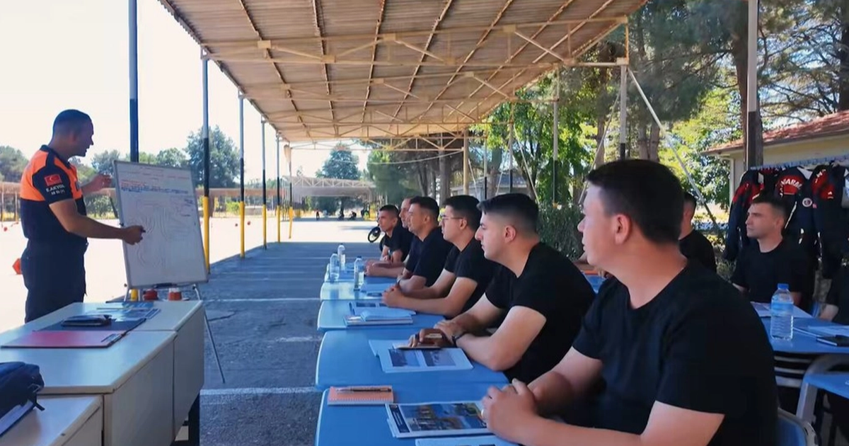 Bursa’da Jandarma personeline ileri motosiklet sürüş eğitimi tamamlandı Img